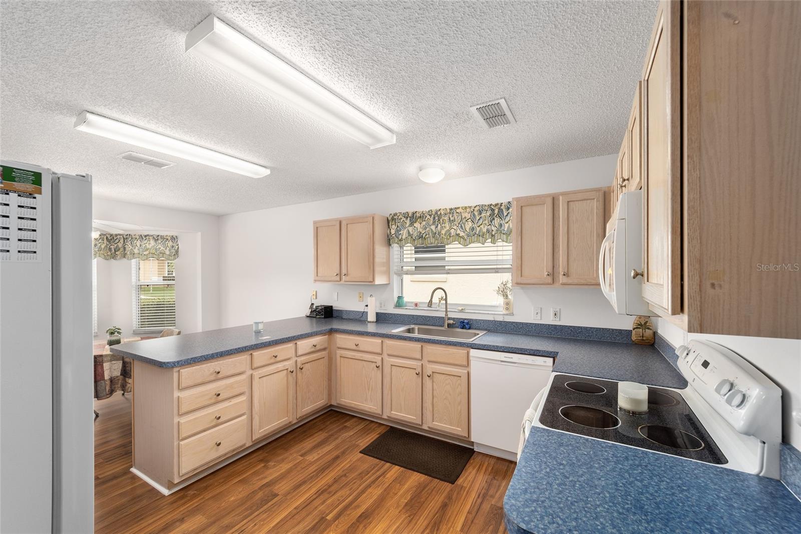 607 SAN MARINO DR
