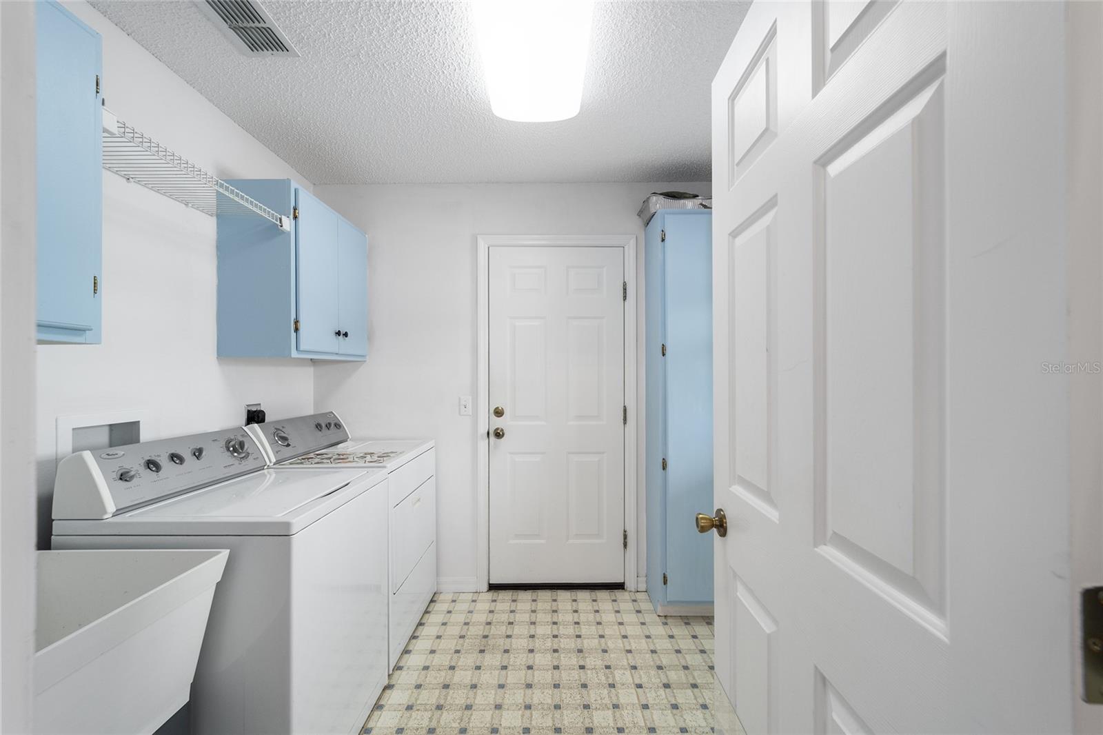 607 SAN MARINO DR
