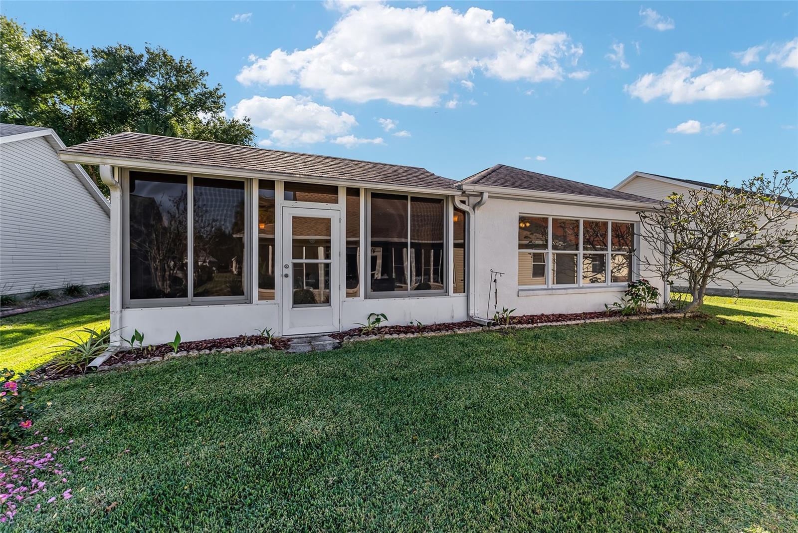 2715 LA POSADA DR