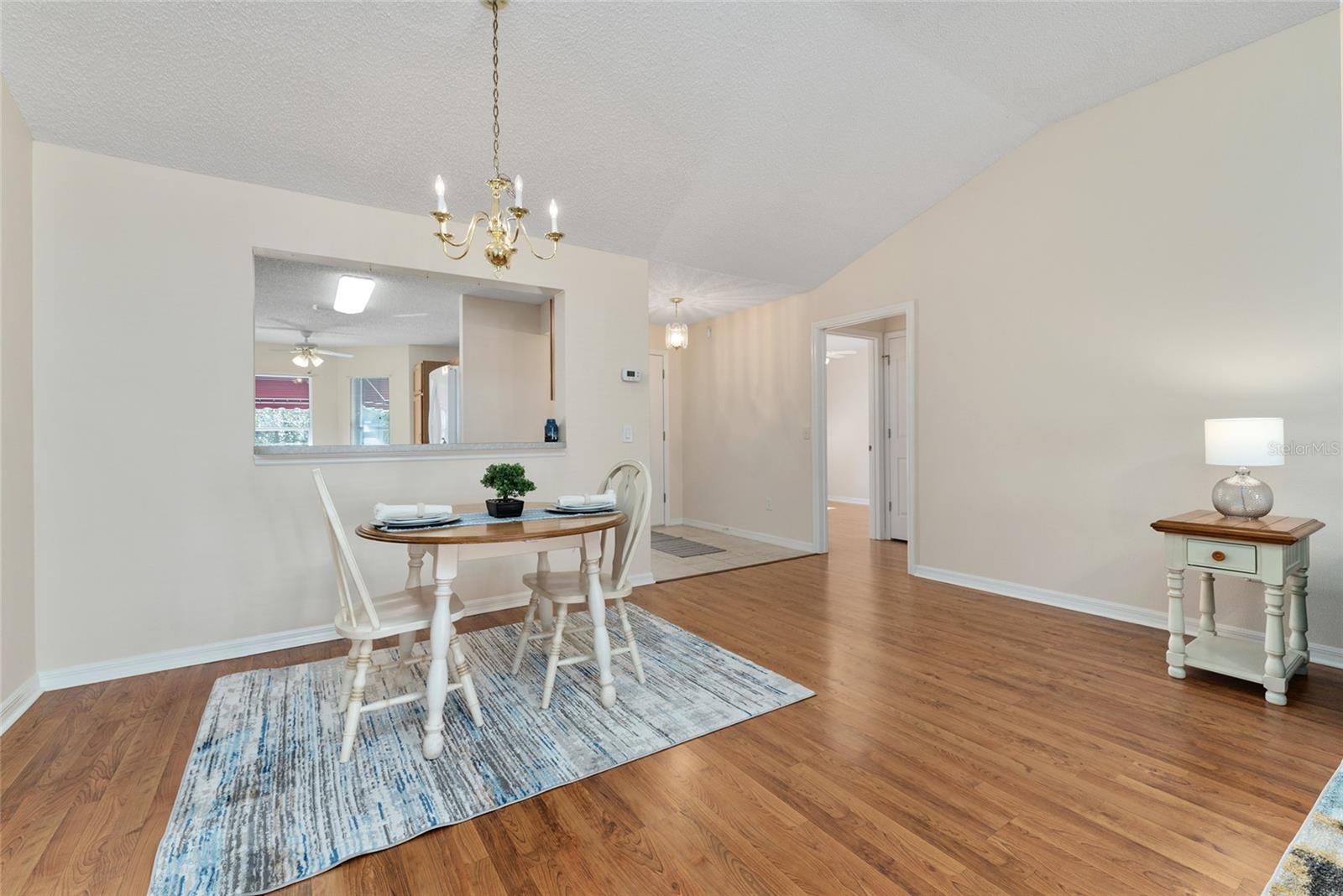 2715 LA POSADA DR