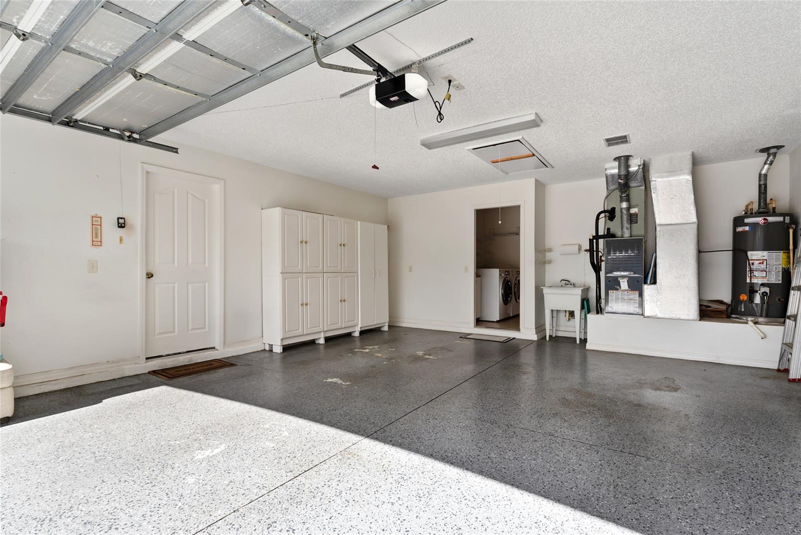 2715 LA POSADA DR