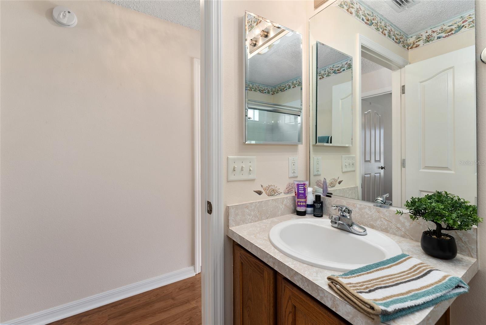 2715 LA POSADA DR