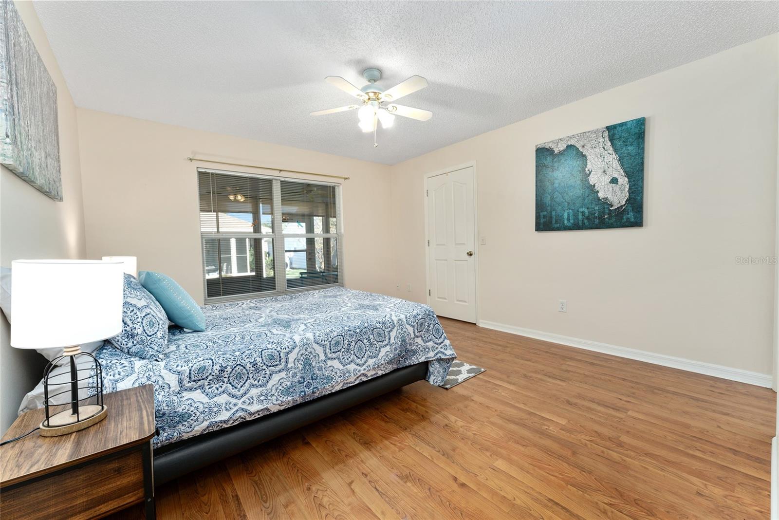 2715 LA POSADA DR
