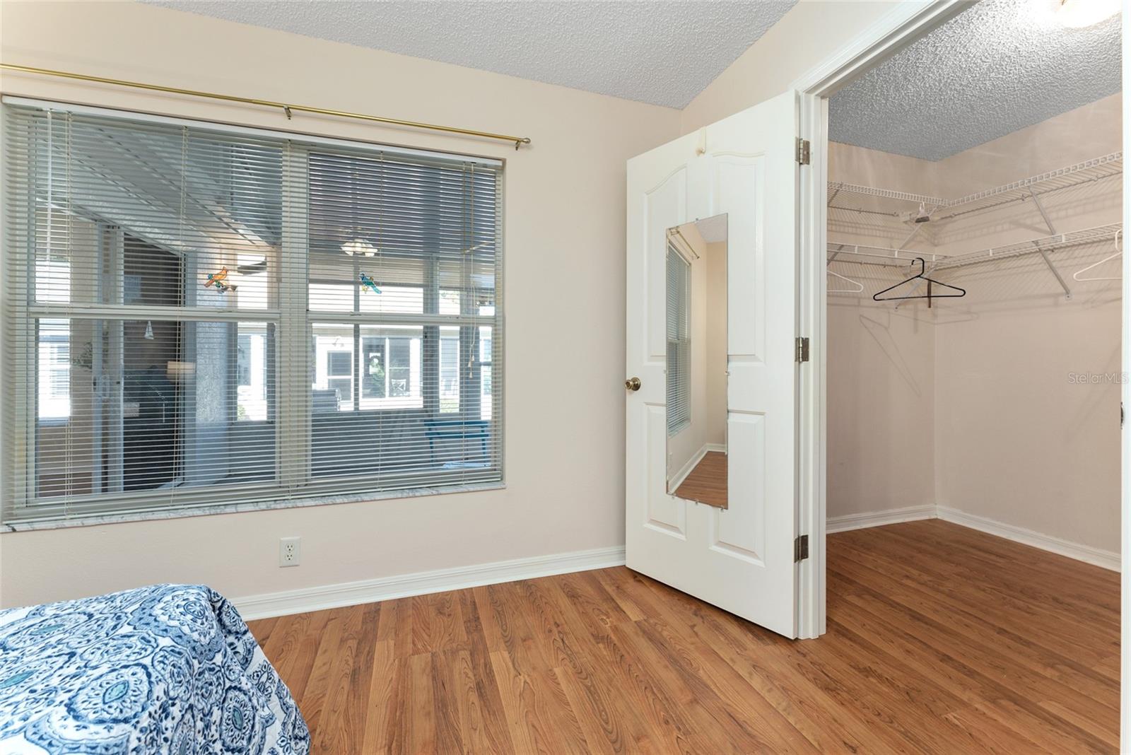 2715 LA POSADA DR
