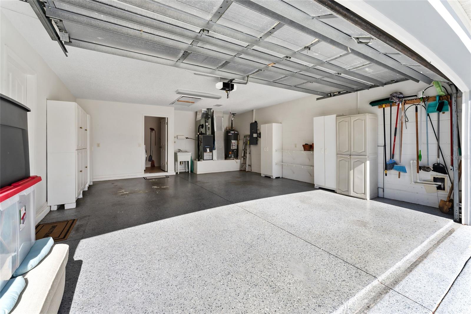 2715 LA POSADA DR