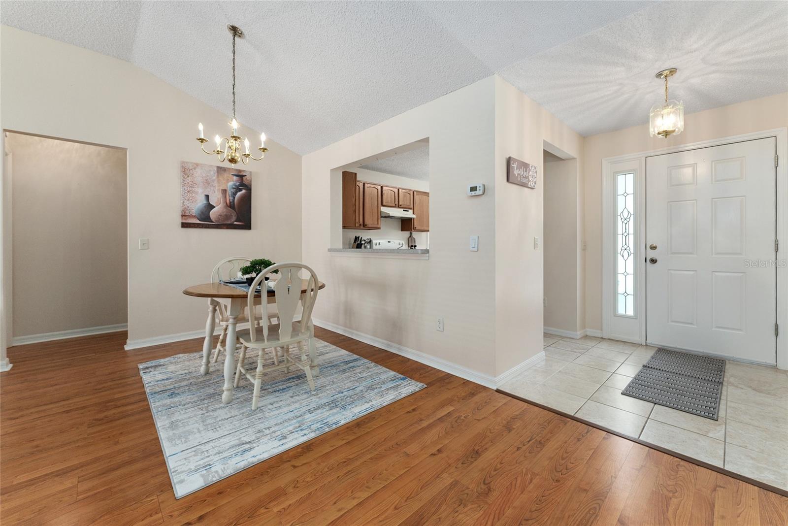 2715 LA POSADA DR