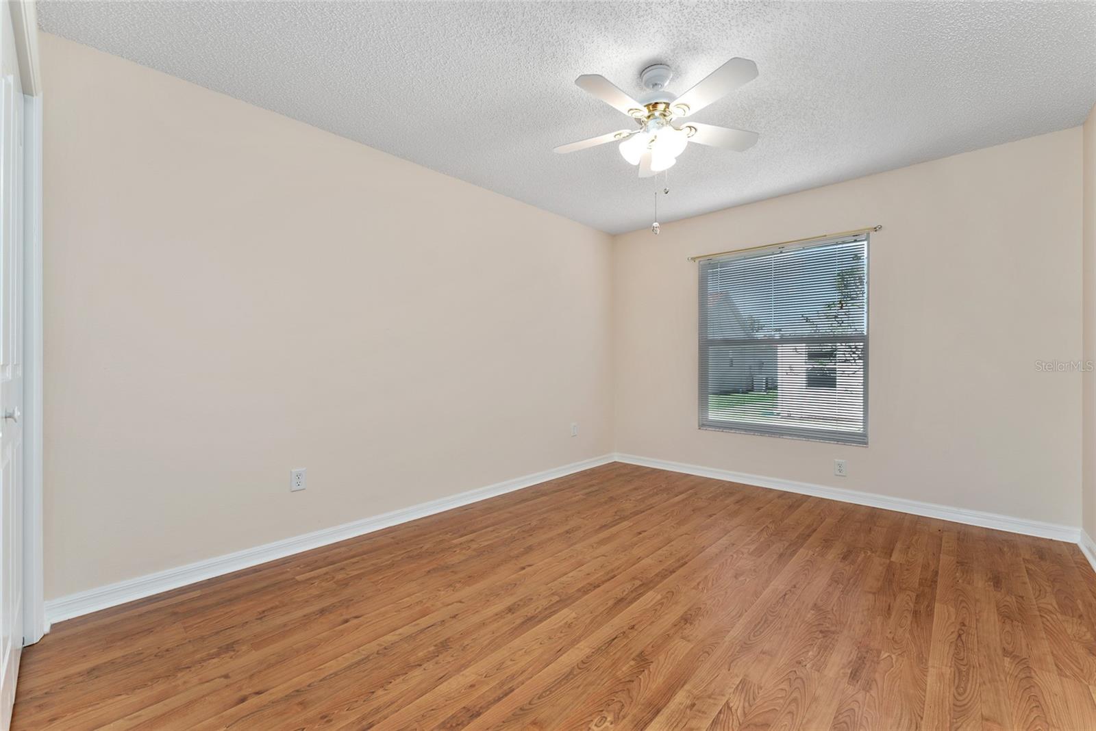 2715 LA POSADA DR