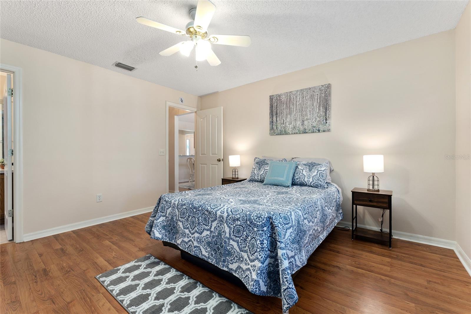 2715 LA POSADA DR