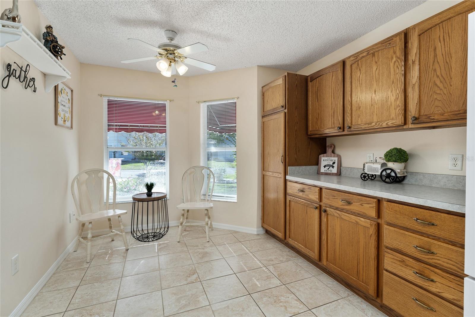 2715 LA POSADA DR