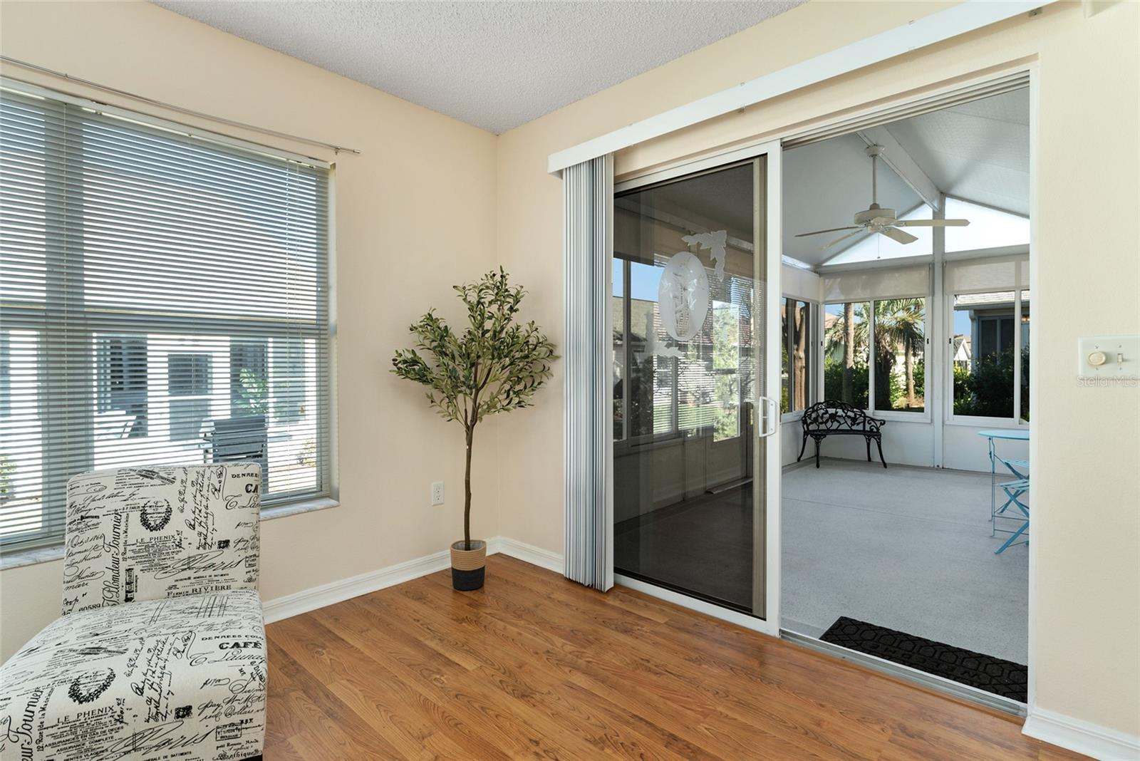 2715 LA POSADA DR