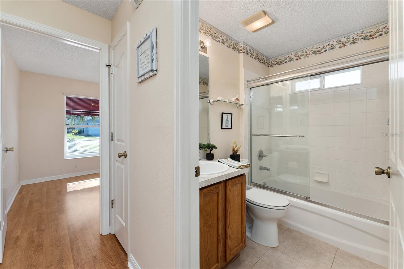 2715 LA POSADA DR