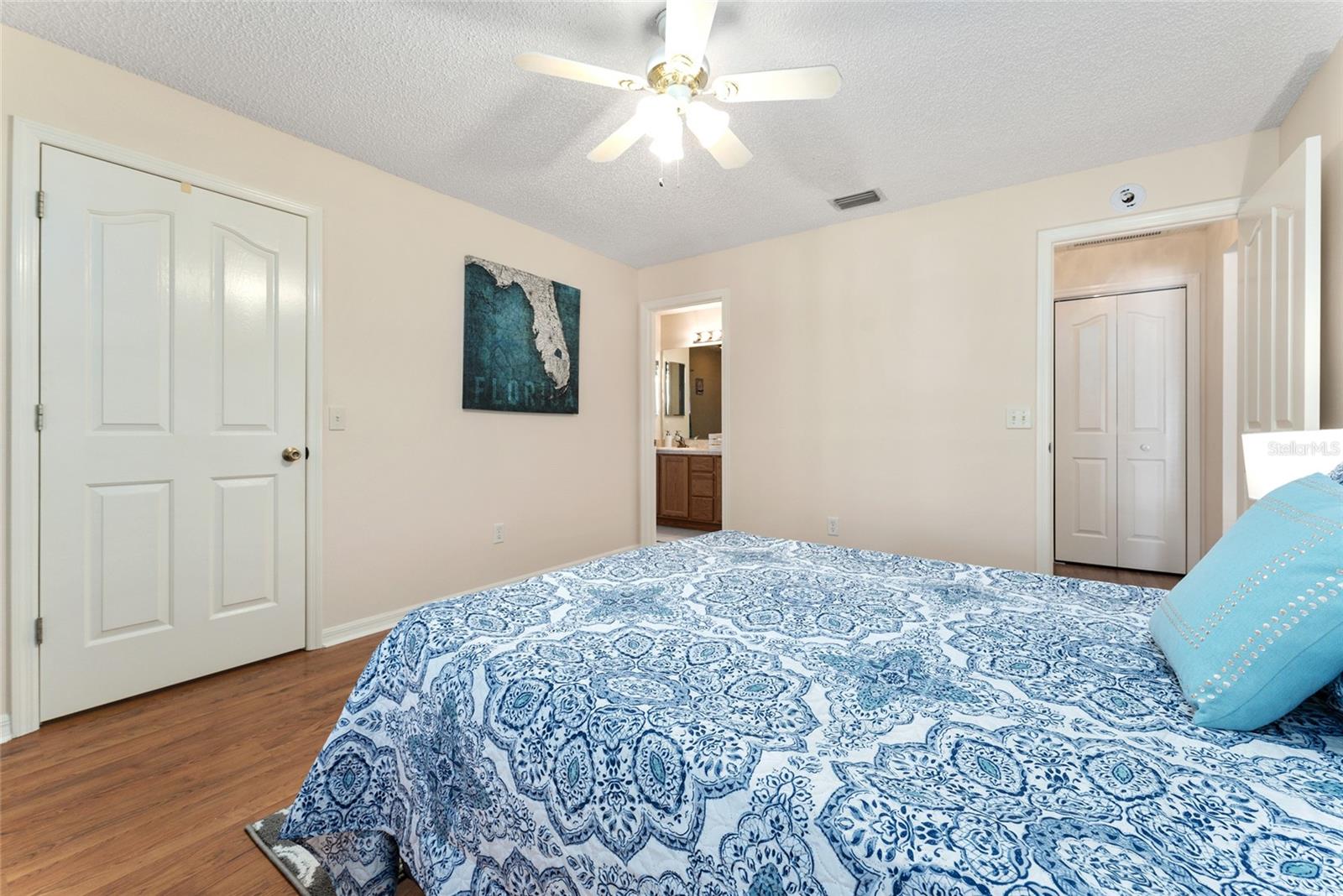 2715 LA POSADA DR