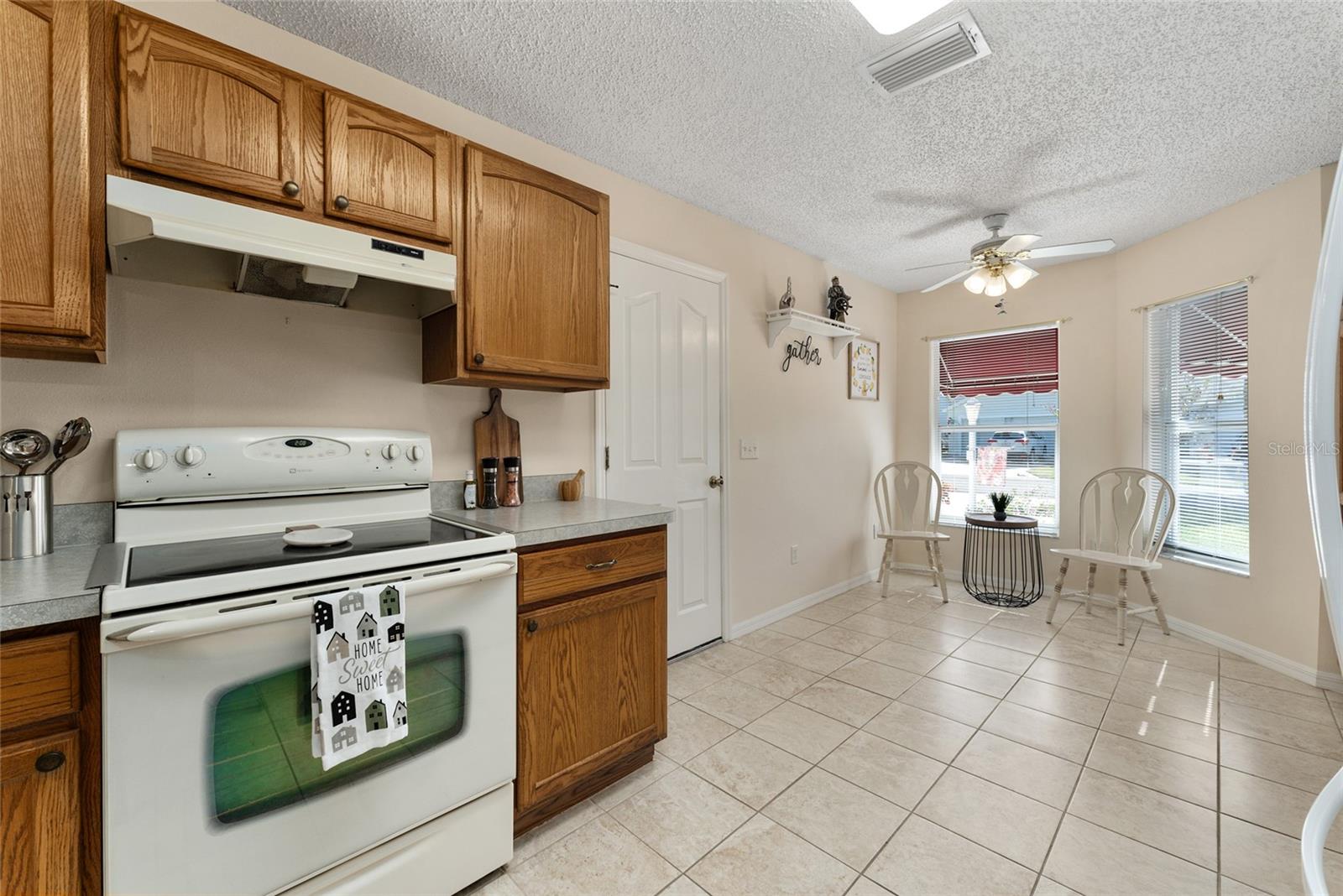 2715 LA POSADA DR