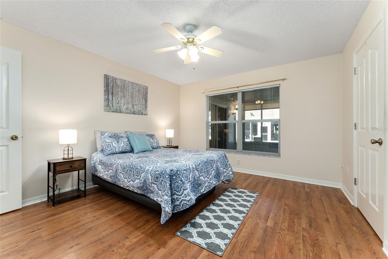2715 LA POSADA DR