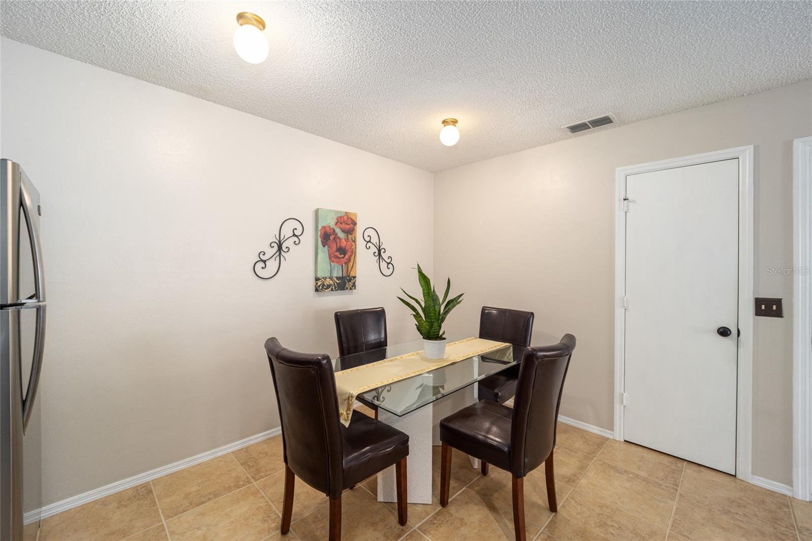 1715 CAMPOS DR