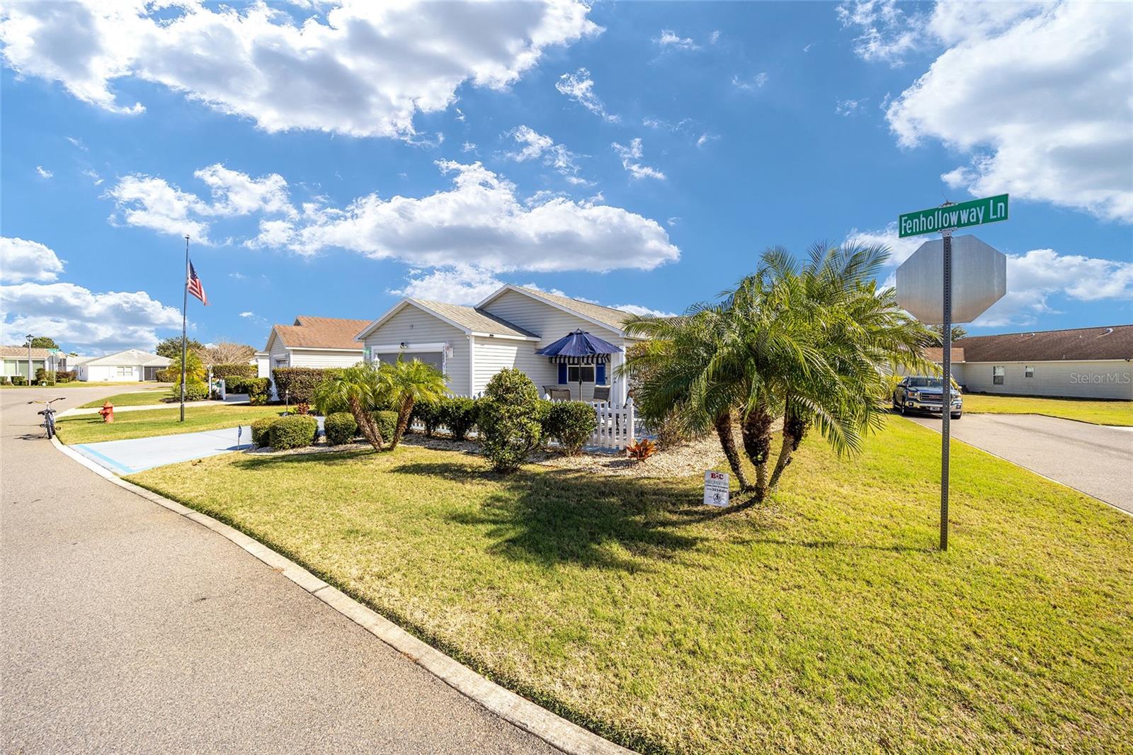 2633 FENHOLLOWAY LN