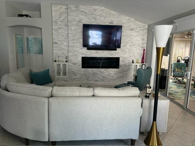 2729 PERSIMMON LOOP