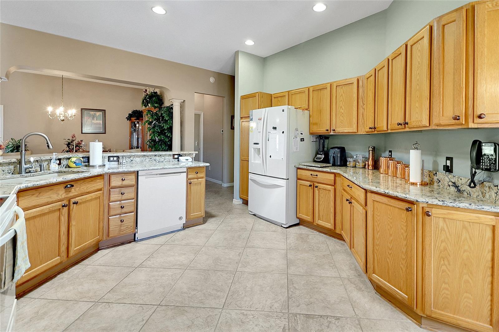 2127 BARBOSA CT