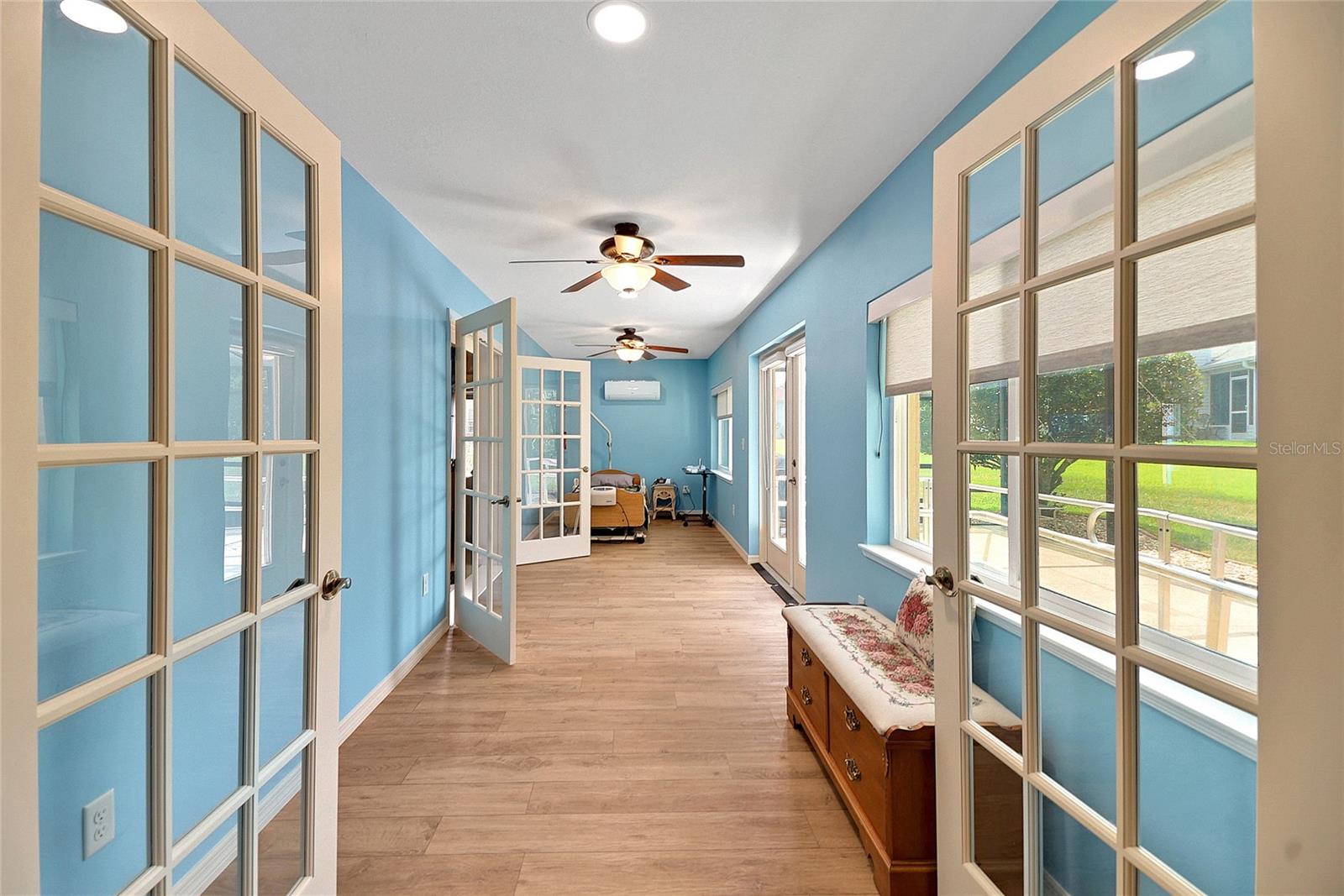 2127 BARBOSA CT