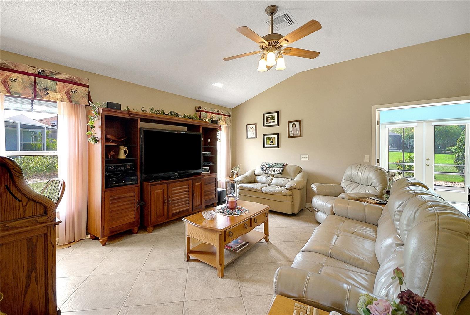 2127 BARBOSA CT