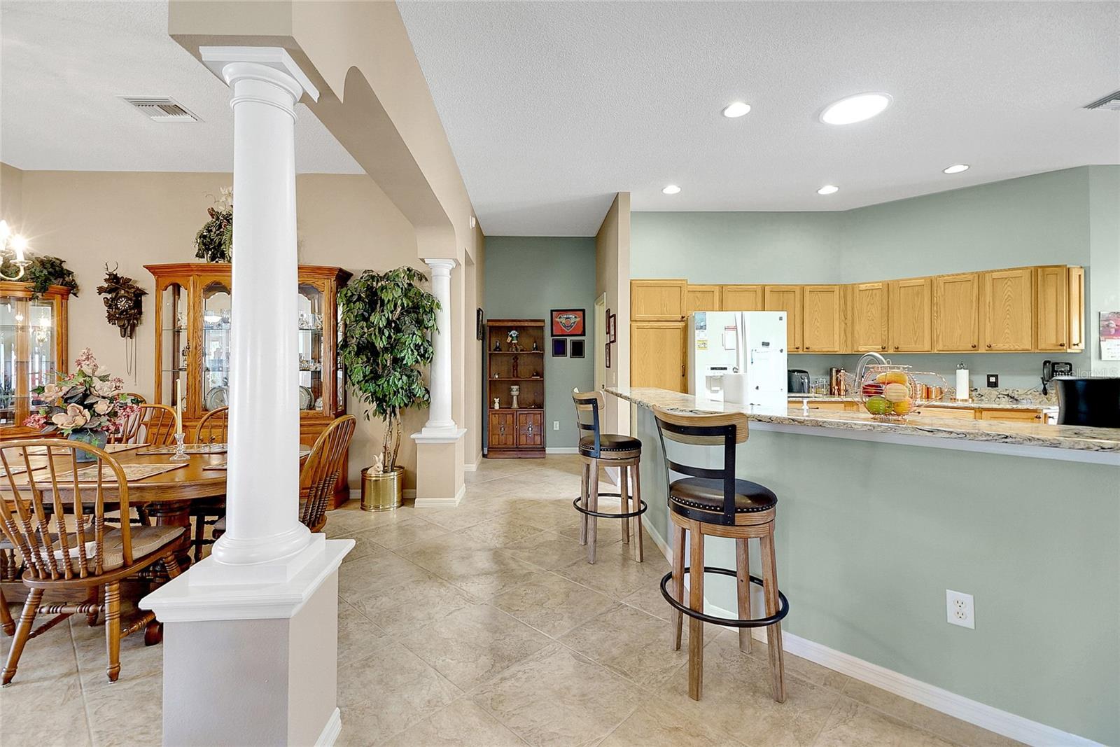 2127 BARBOSA CT