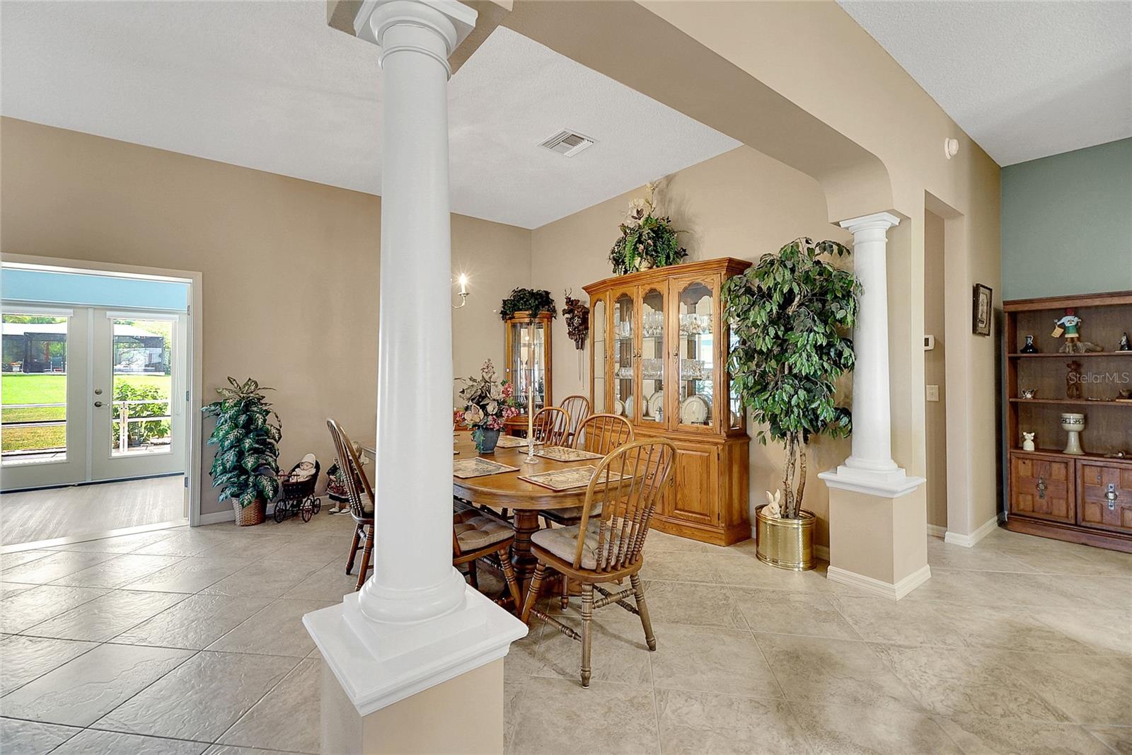 2127 BARBOSA CT