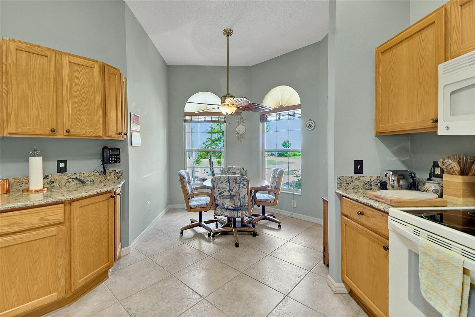 2127 BARBOSA CT