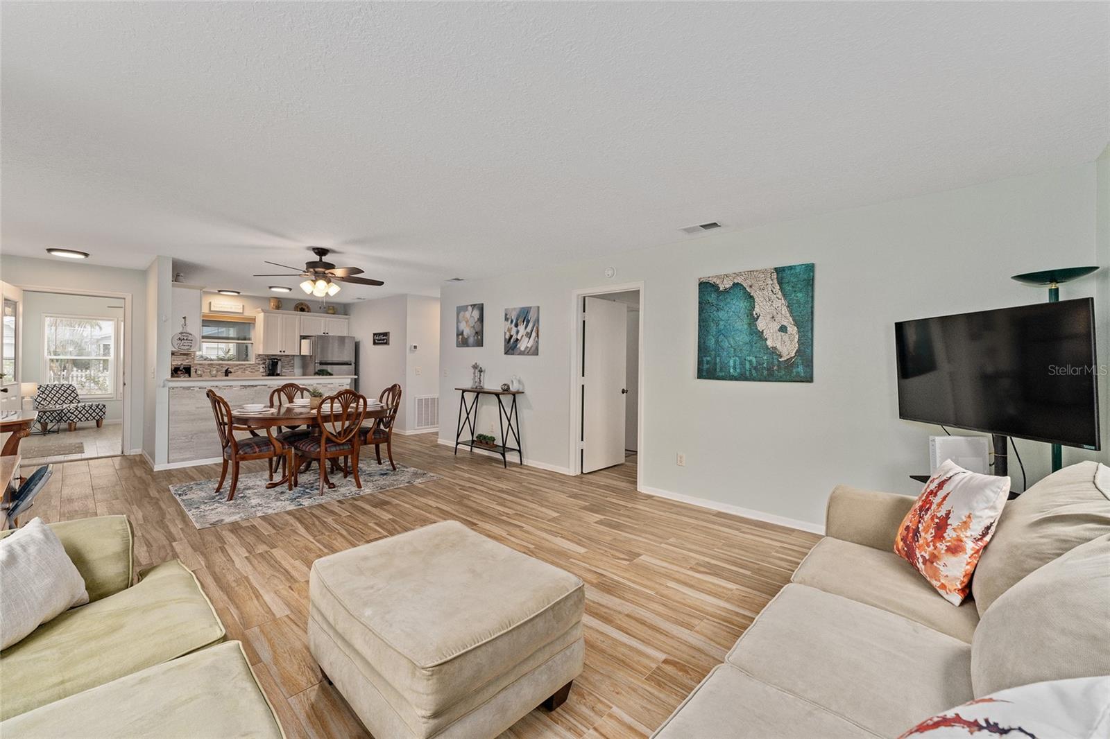 2821 BARBOZA DR