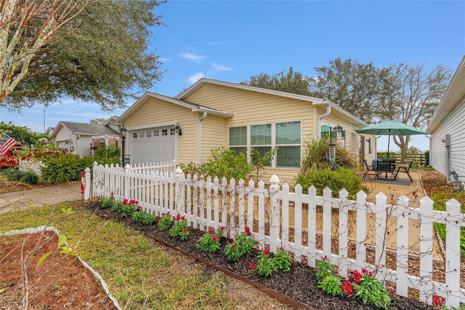 2821 BARBOZA DR