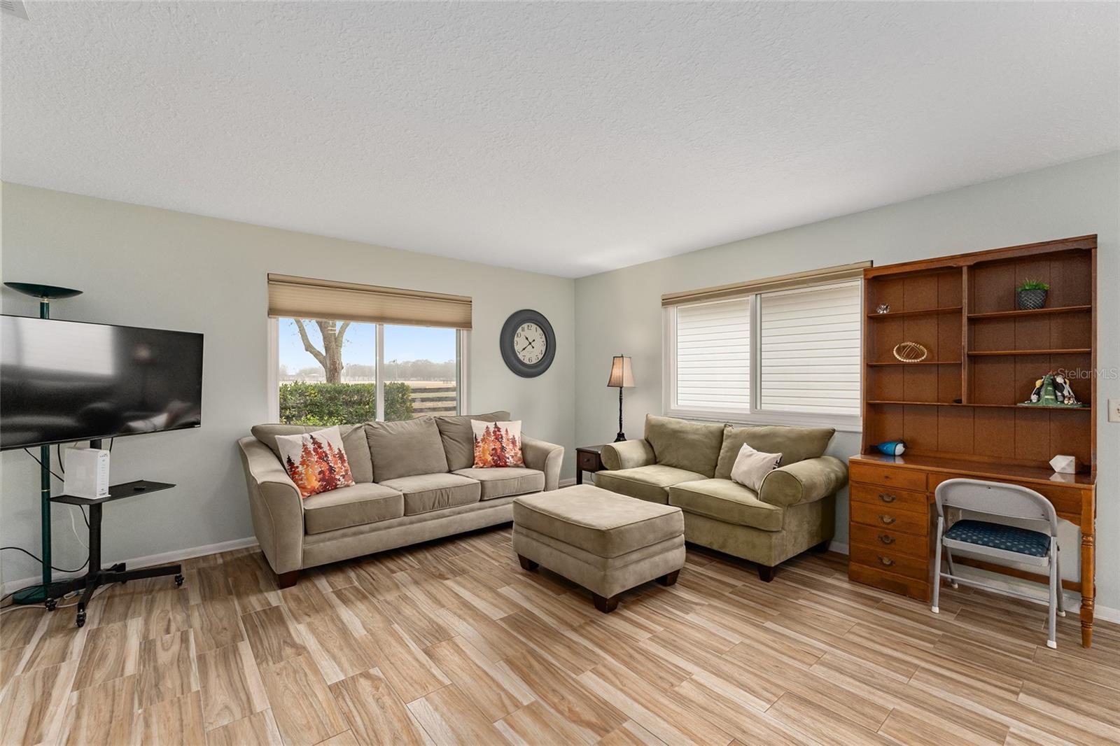 2821 BARBOZA DR