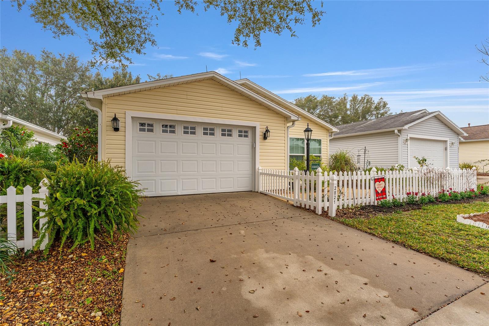 2821 BARBOZA DR