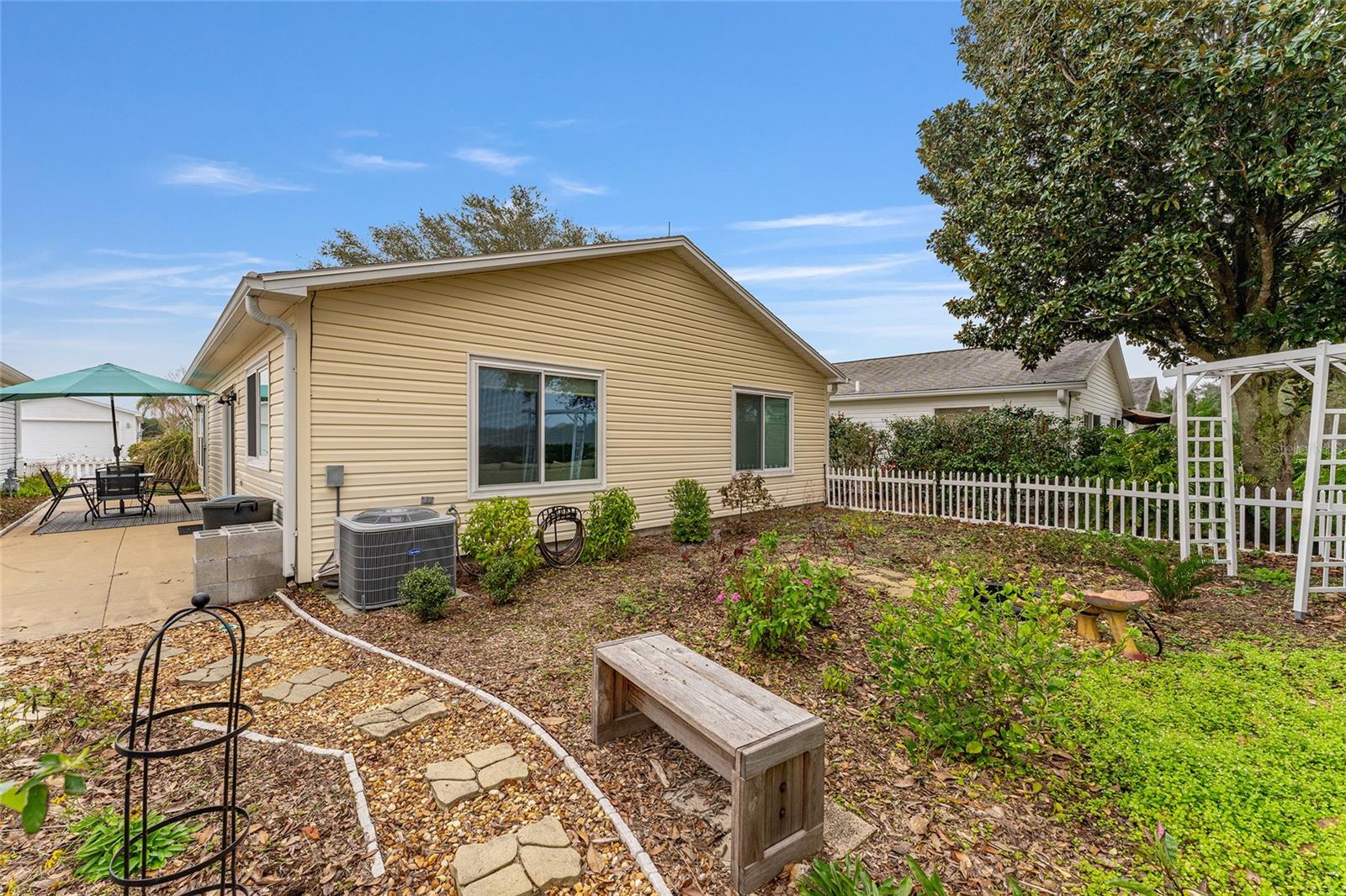 2821 BARBOZA DR