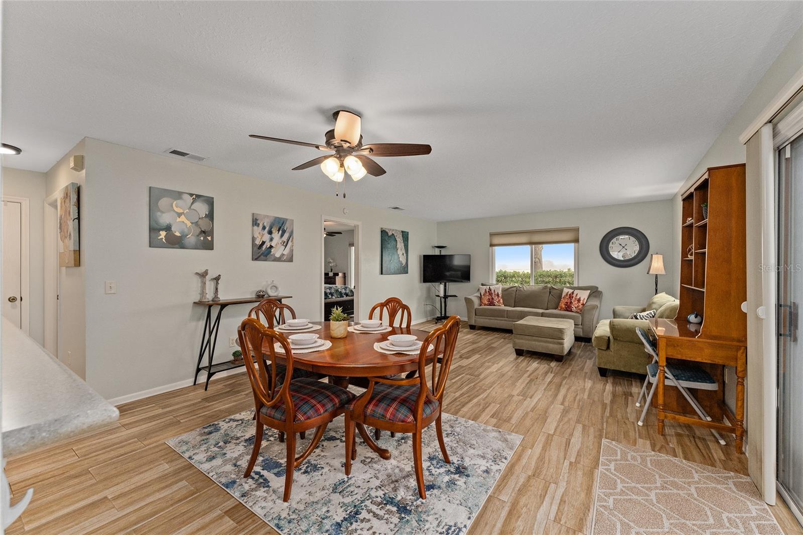 2821 BARBOZA DR