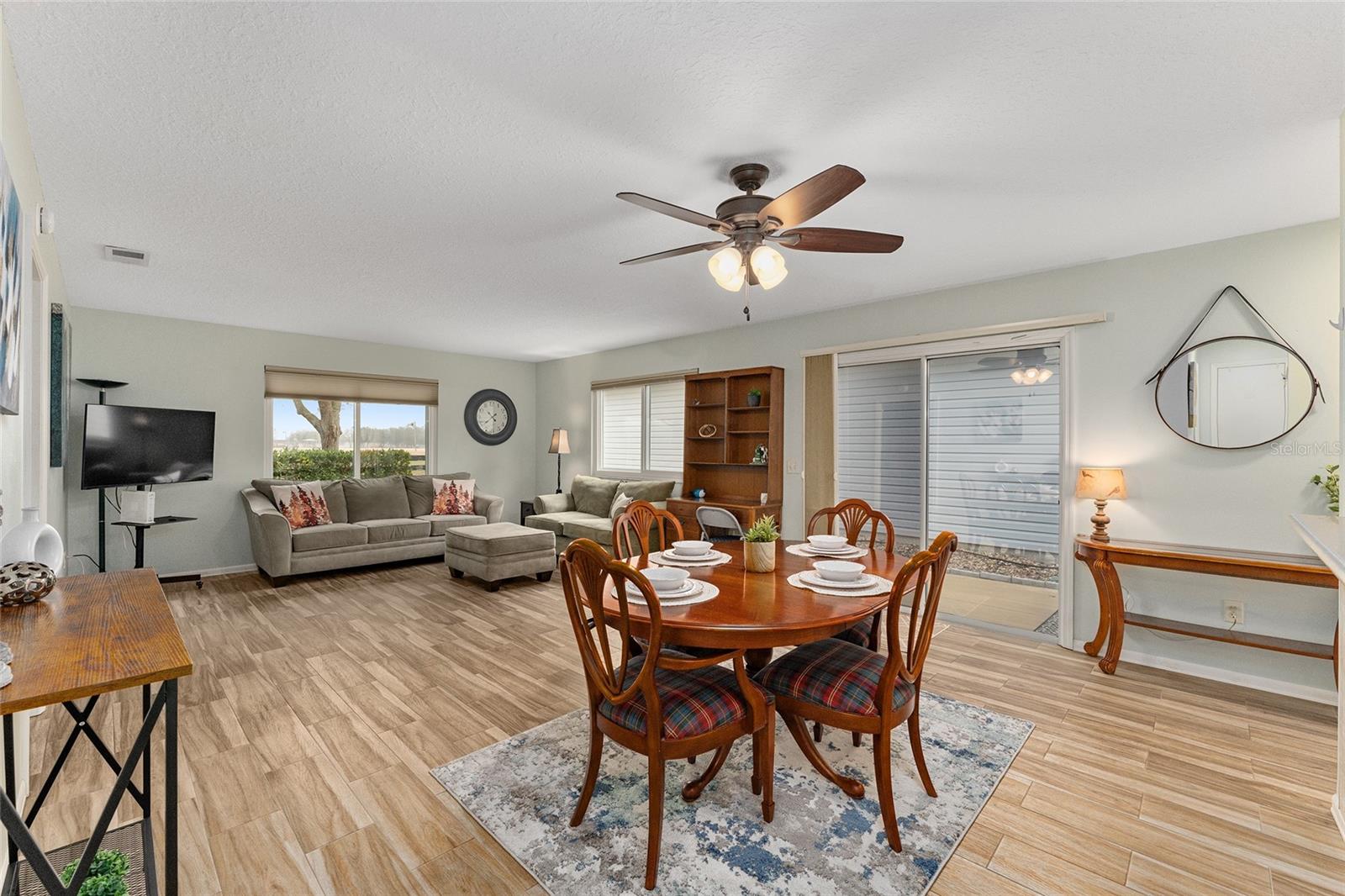2821 BARBOZA DR