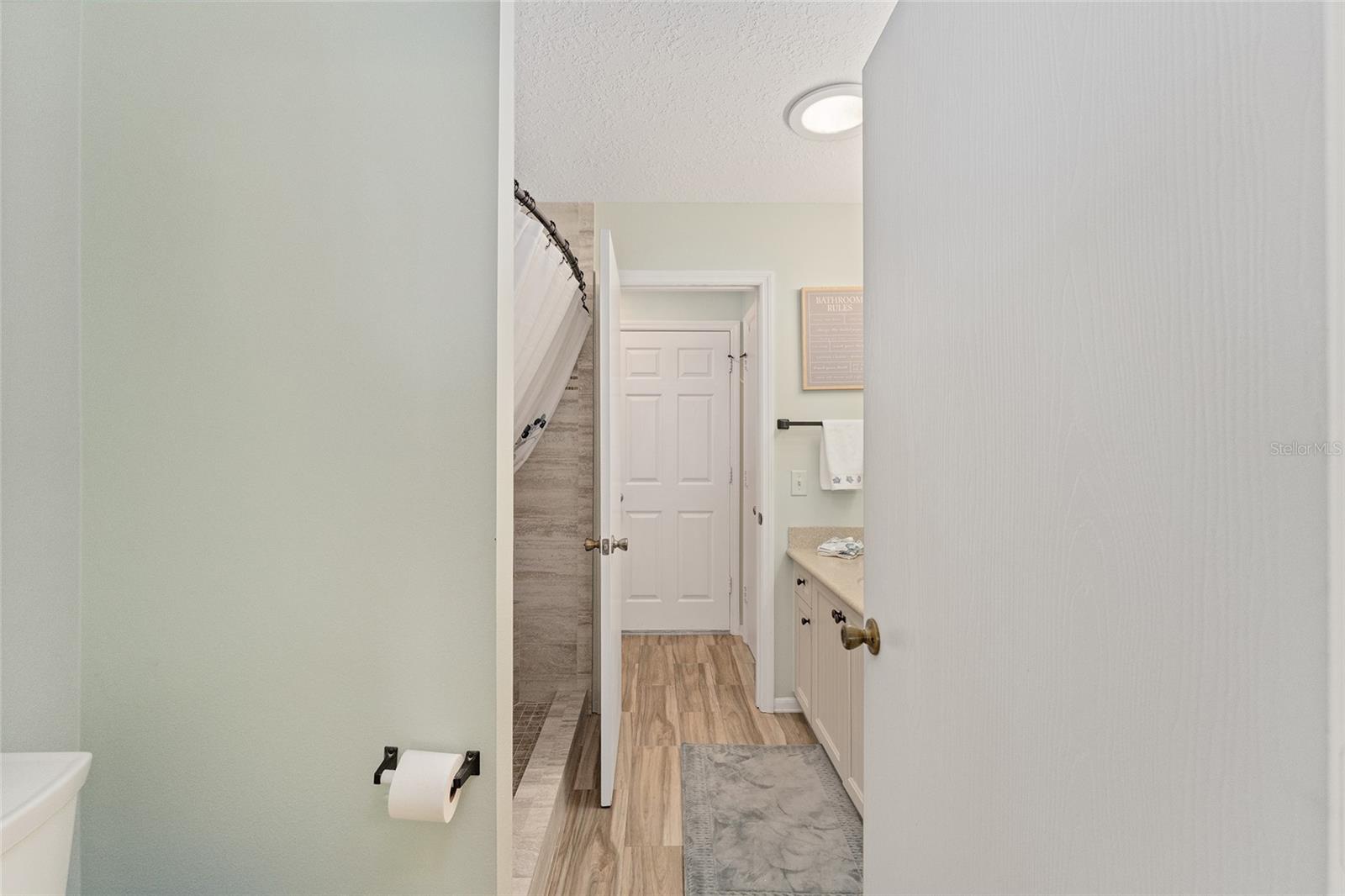 2821 BARBOZA DR