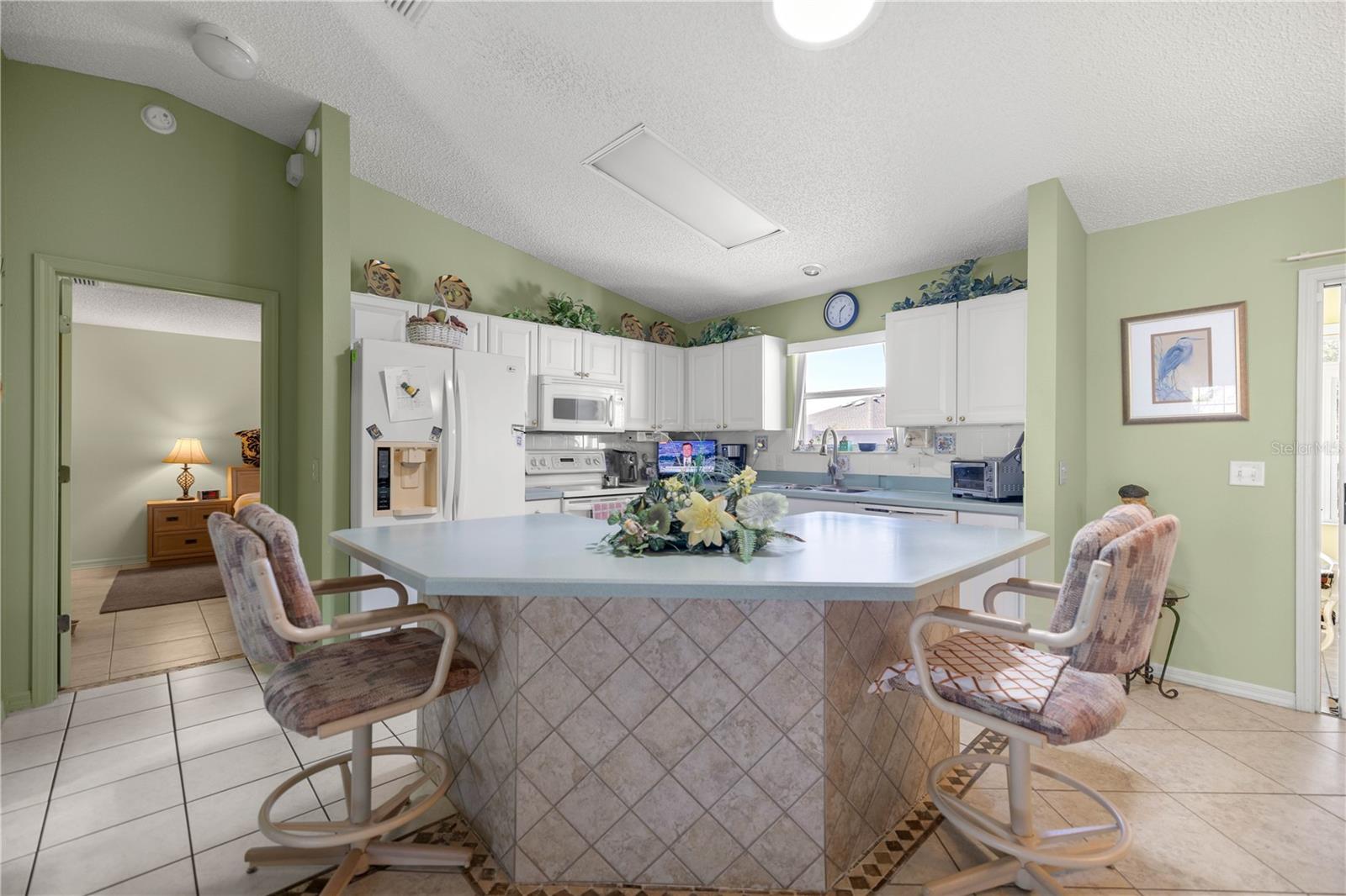 2738 PRIVADA DR