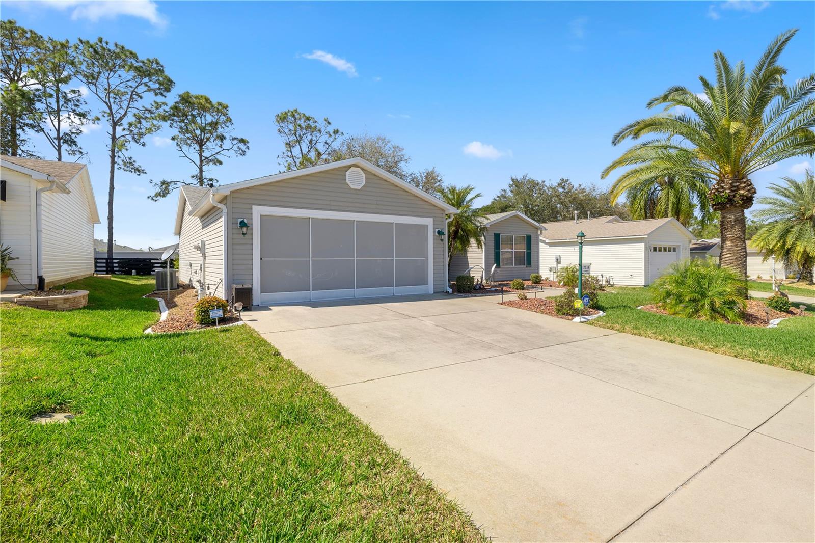 2738 PRIVADA DR