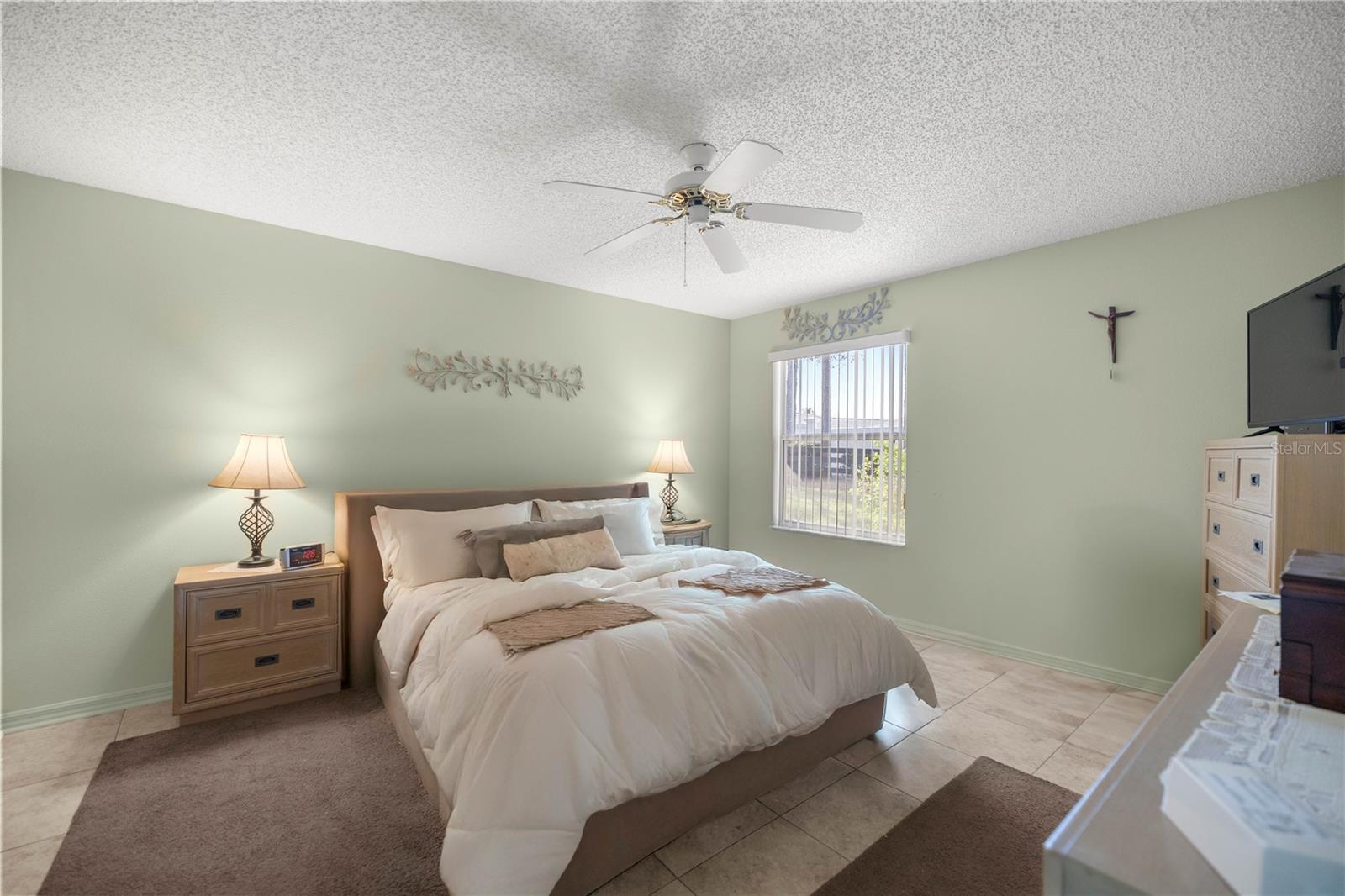 2738 PRIVADA DR