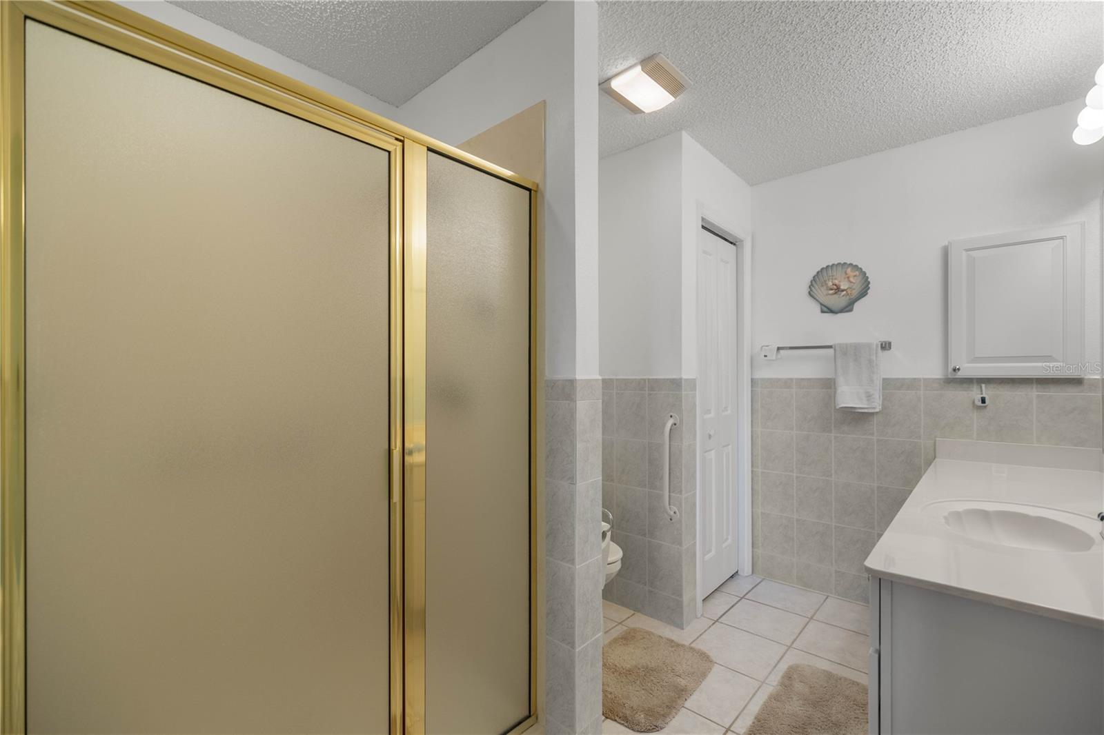 2738 PRIVADA DR