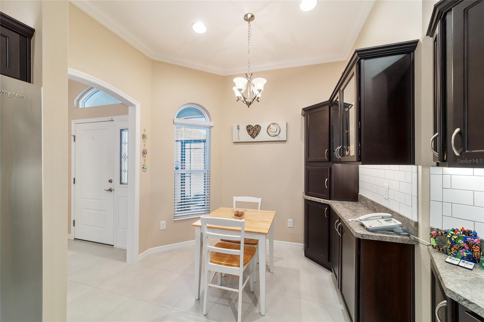 6083 DELPHINA LOOP