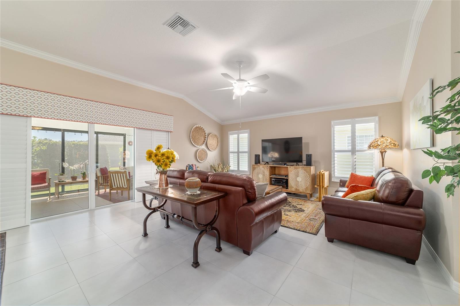 6083 DELPHINA LOOP