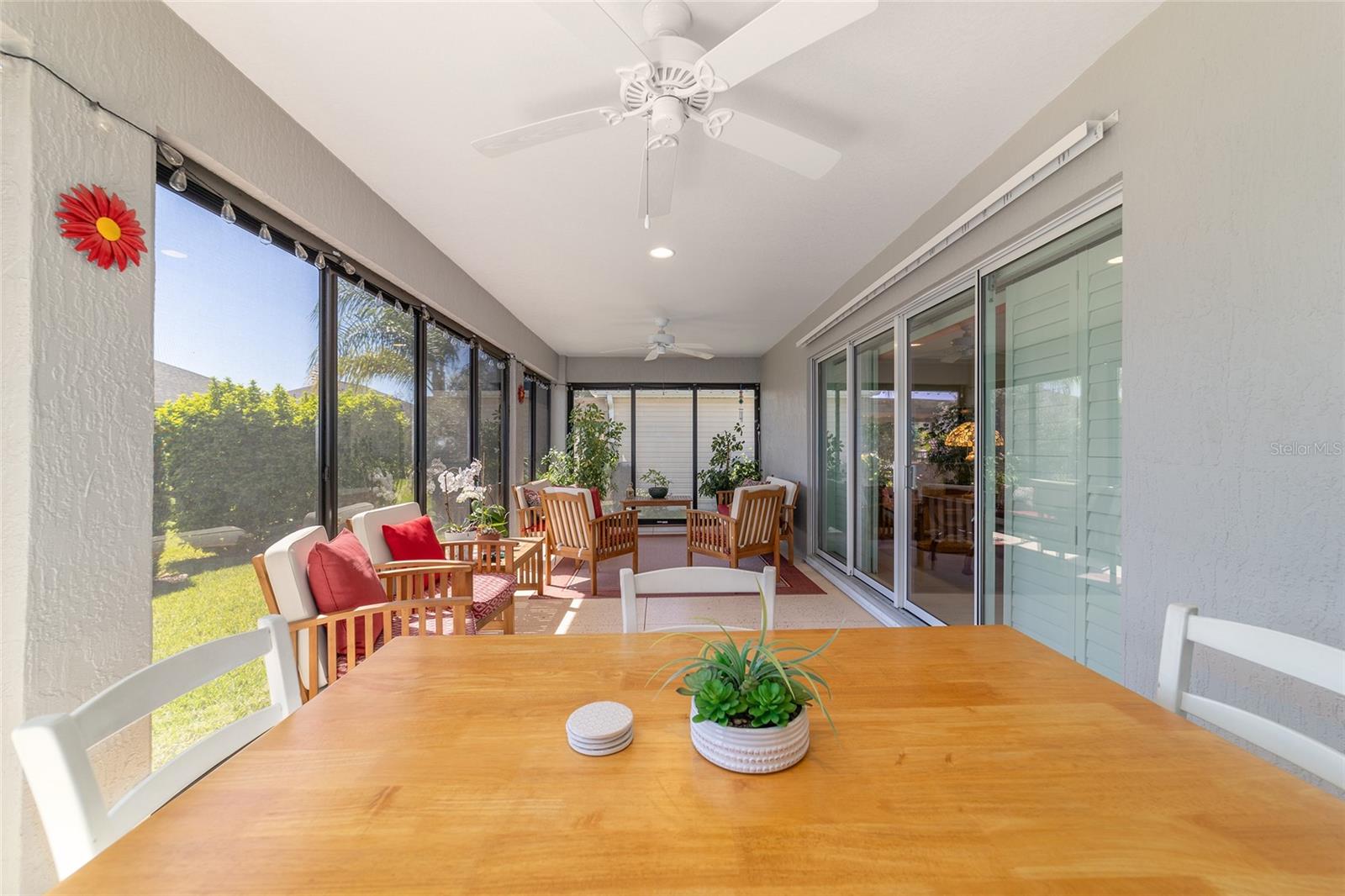 6083 DELPHINA LOOP