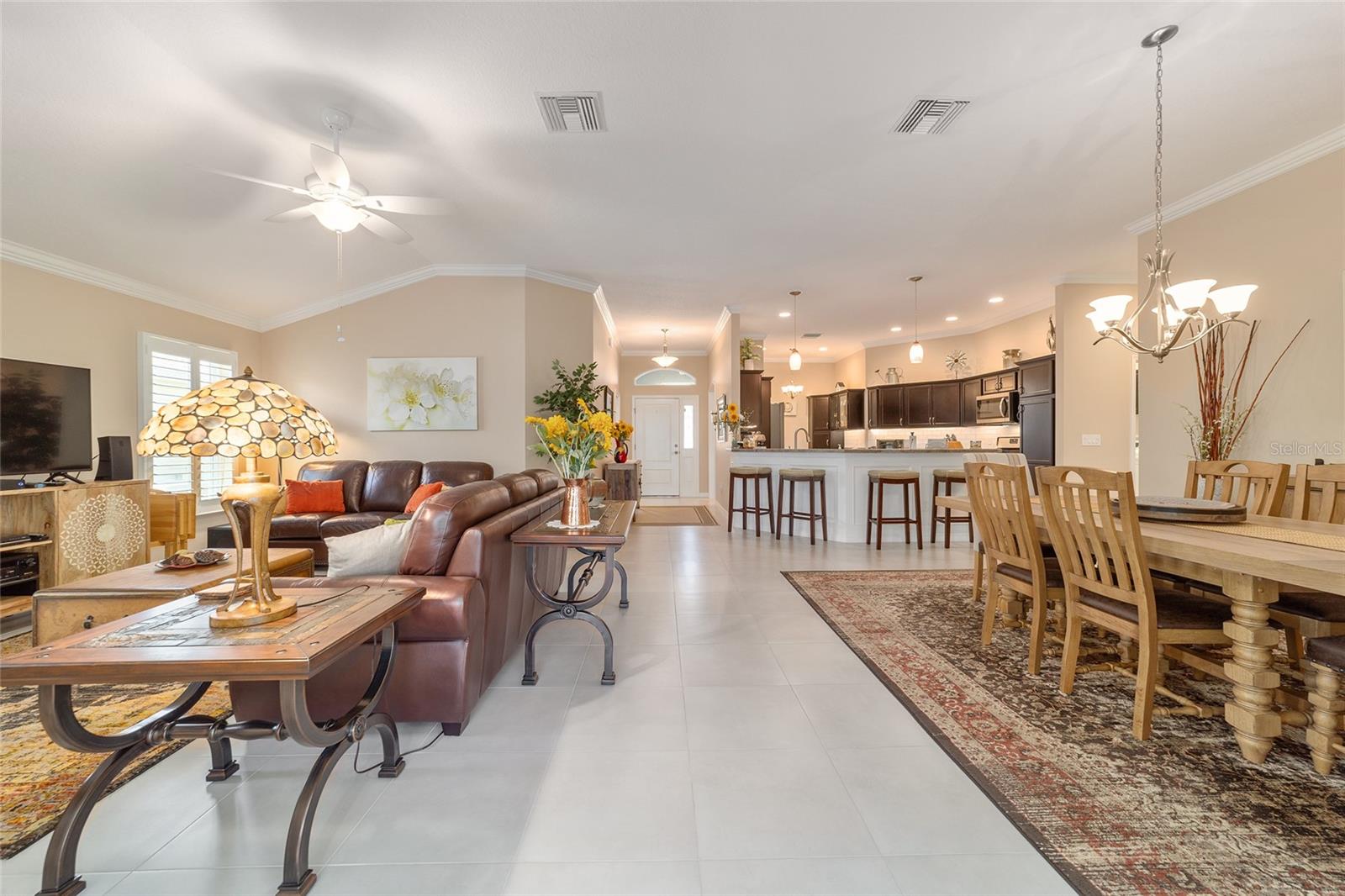 6083 DELPHINA LOOP