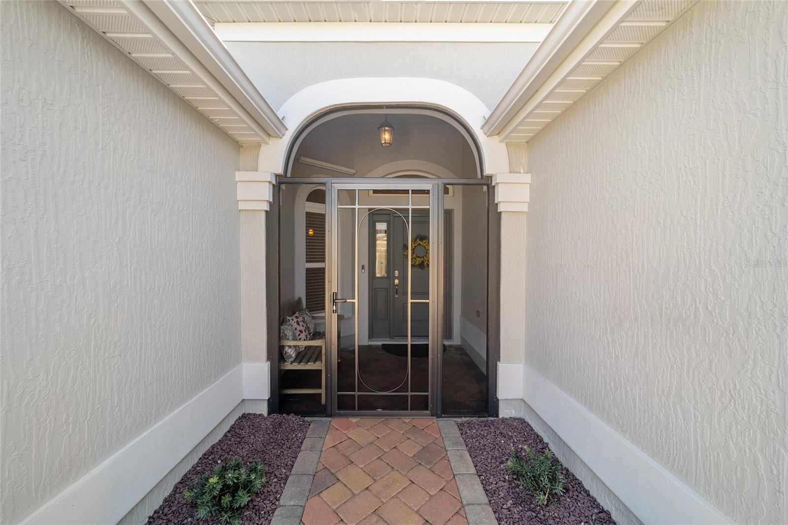 6083 DELPHINA LOOP