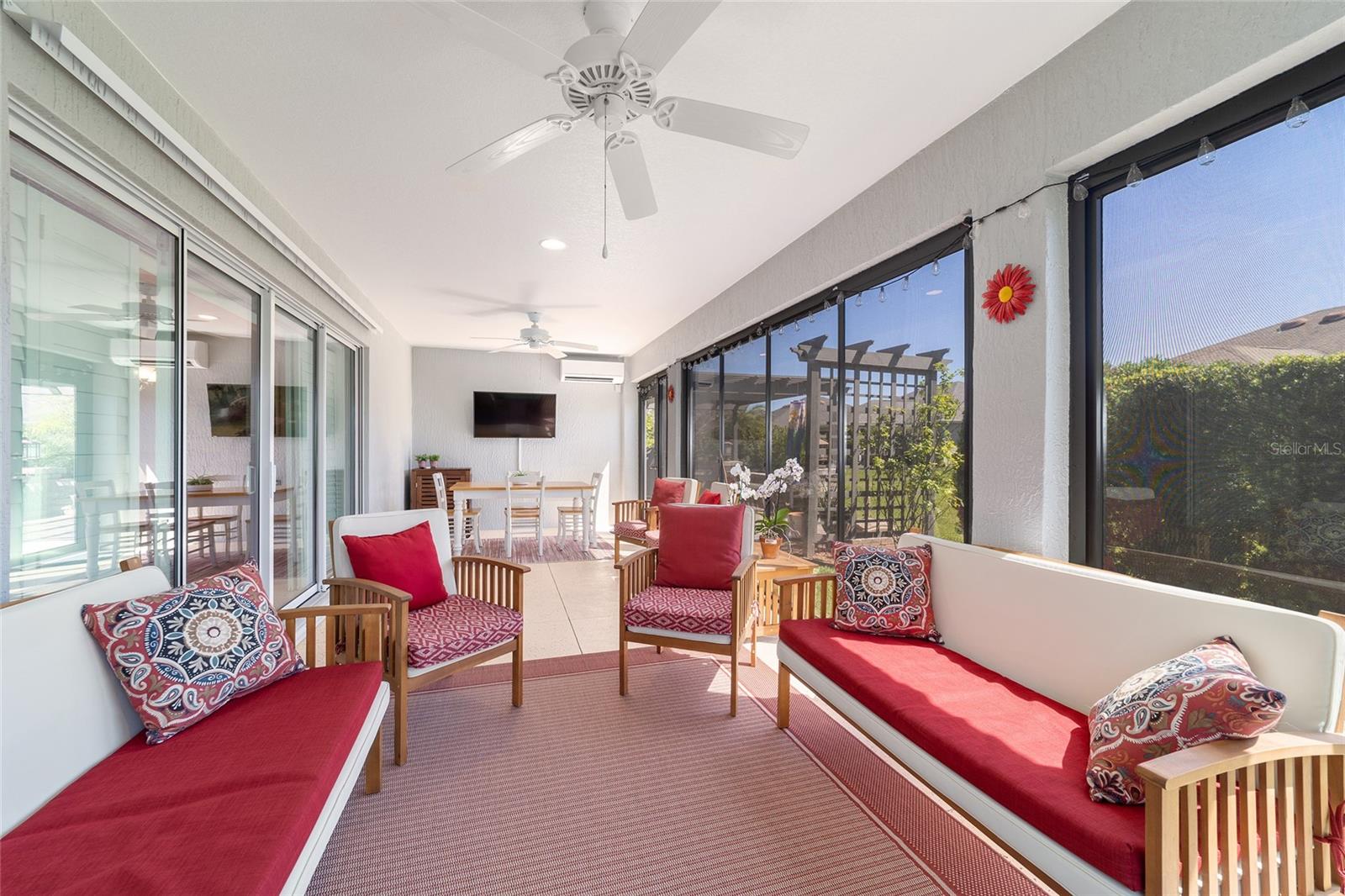 6083 DELPHINA LOOP