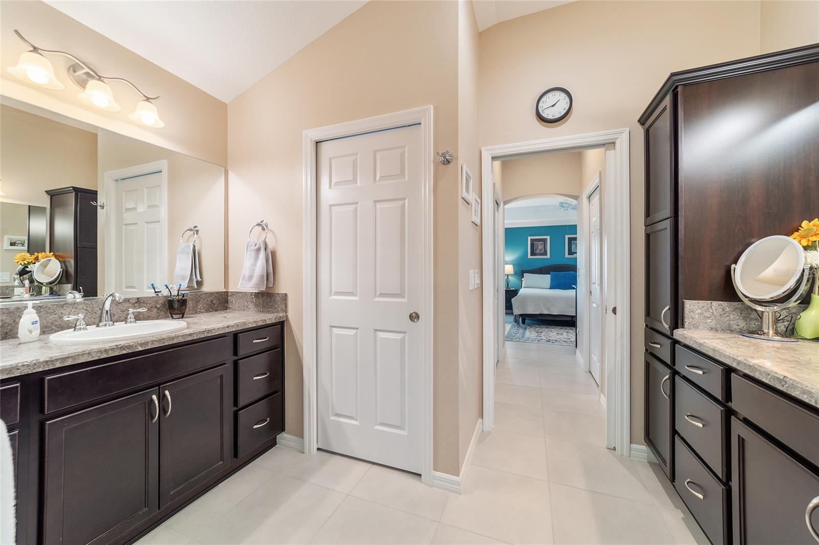6083 DELPHINA LOOP