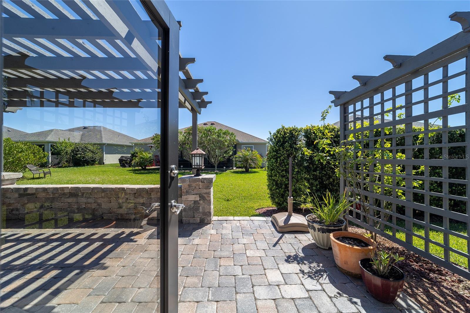 6083 DELPHINA LOOP