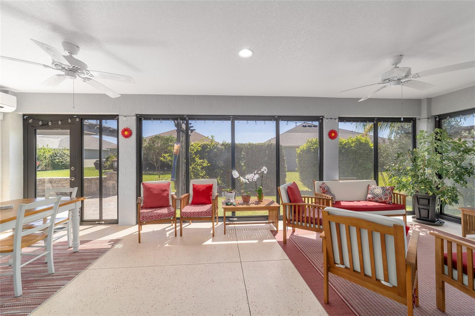6083 DELPHINA LOOP