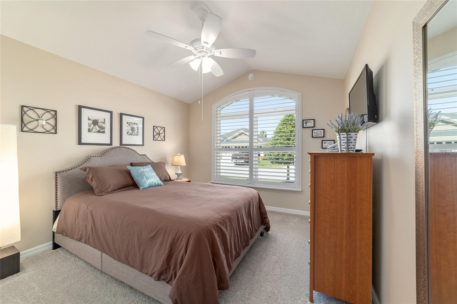6083 DELPHINA LOOP