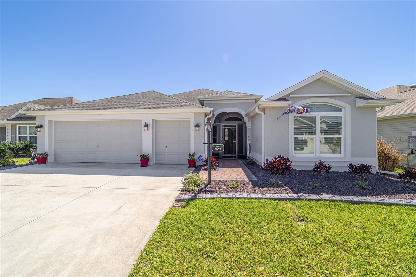 6083 DELPHINA LOOP